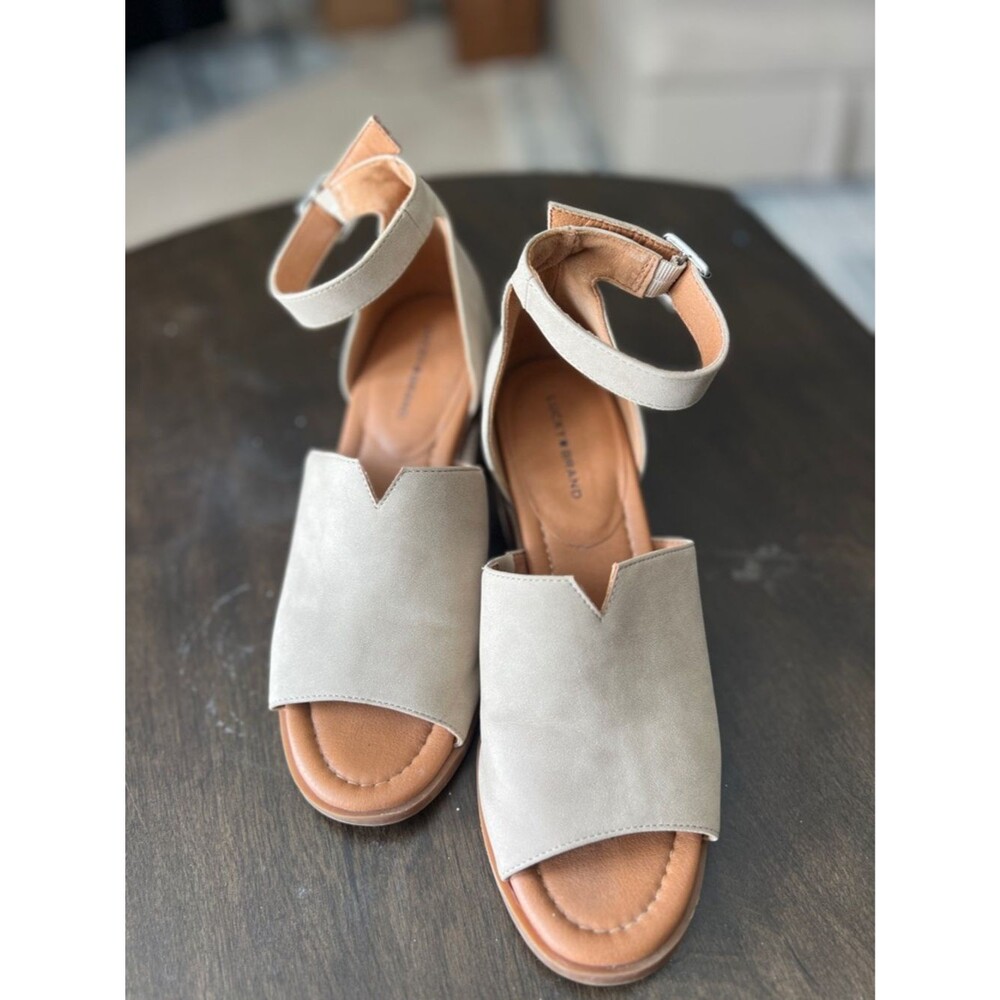 Lucky Brand Block Heel 8.5 Women's Ankle-Strap Sandals in Light Taupe